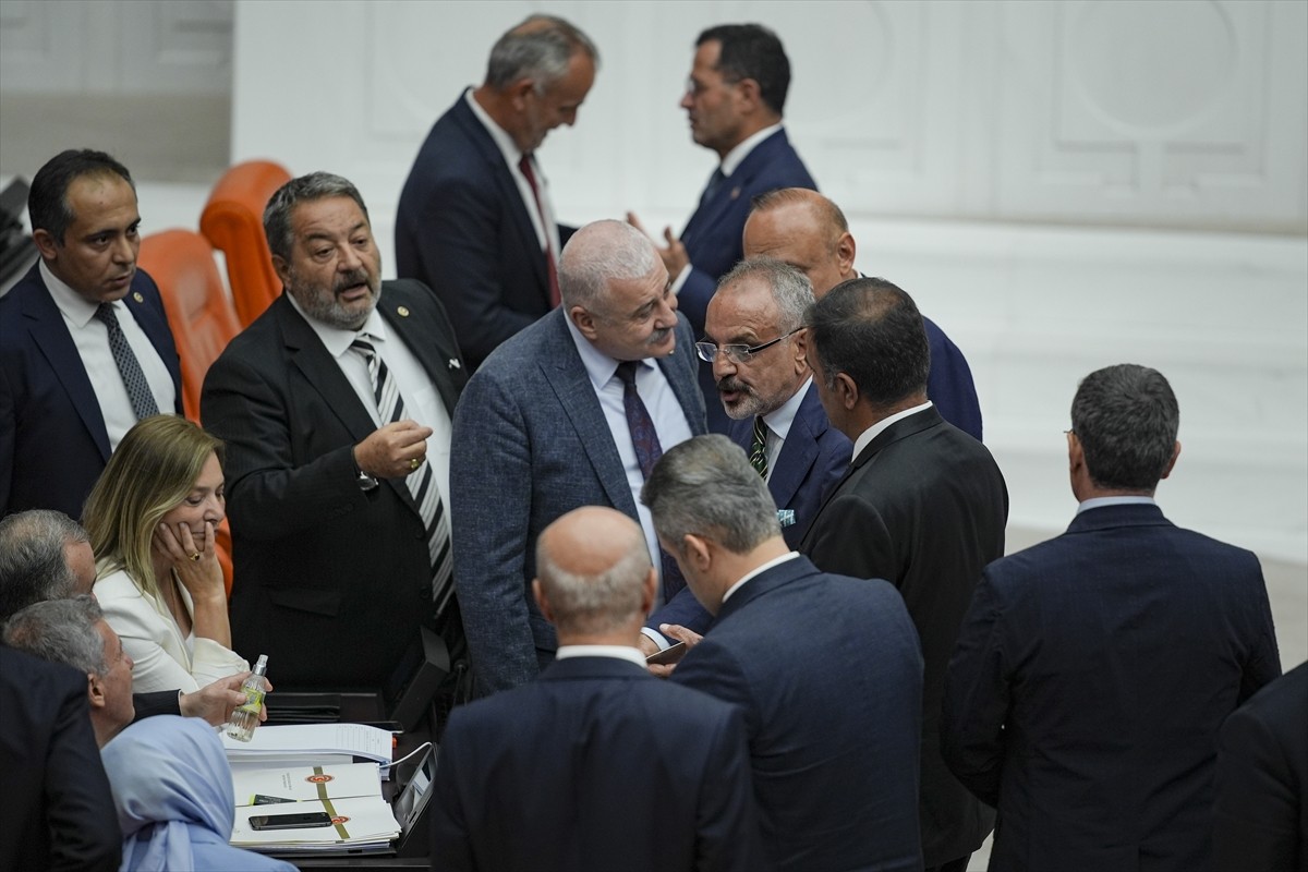 TBMM Genel Kurulu, Meclis Başkanvekili Bekir Bozdağ başkanlığında toplandı. TBMM Başkanvekili...