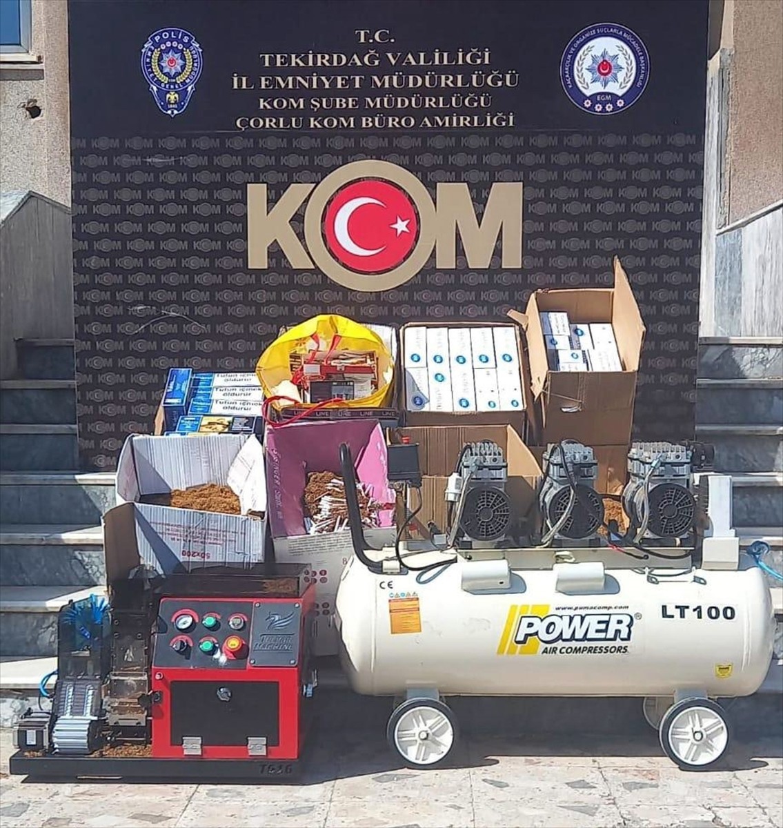 Tekirdağ'da düzenlenen kaçakçılık operasyonunda 11 şüpheli yakalandı. Yapılan aramalarda, 152 bin...