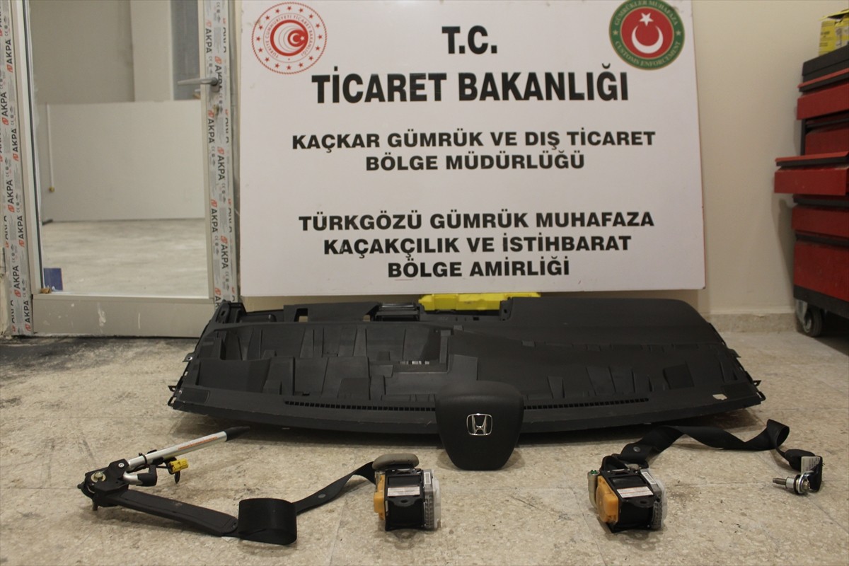 Ticaret Bakanlığı Gümrük Muhafaza ekipleri, farklı yer ve tarihlerde gerçekleştirdiği...