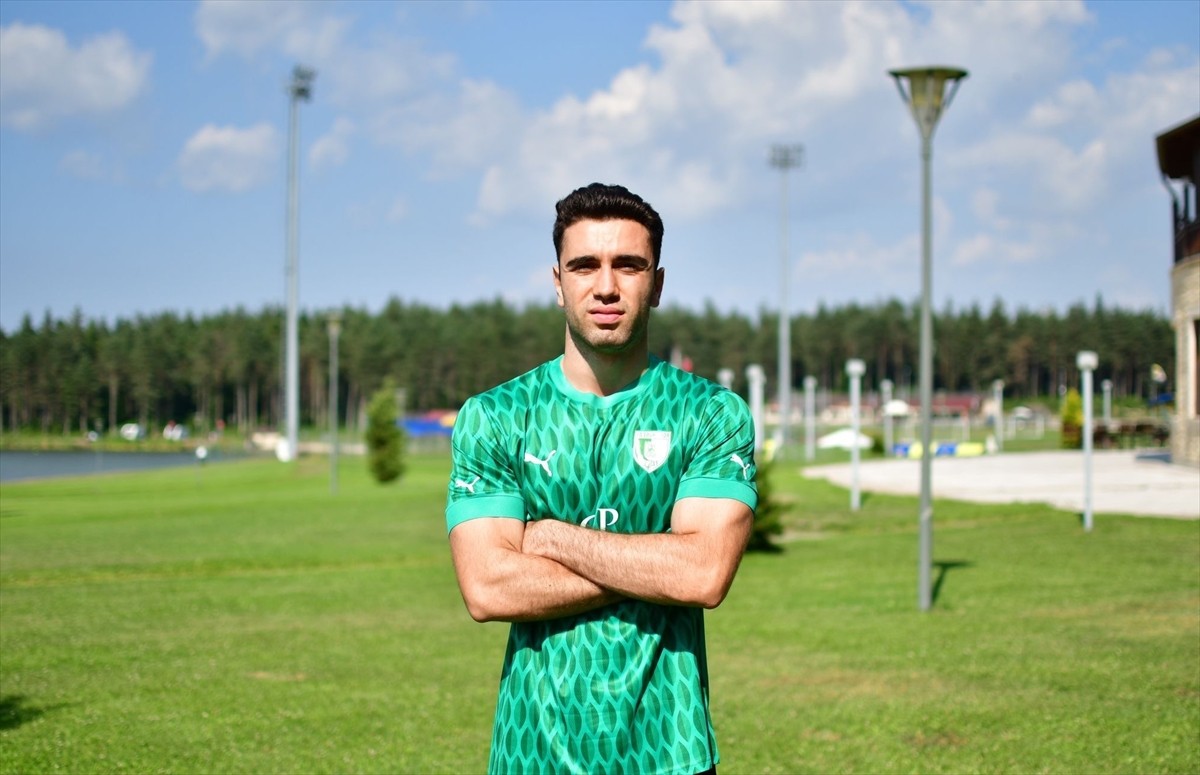 Trandyol Süper Lig'in yeni ekiplerinden Sipay Bodrum FK, Tuzlaspor'dan 19 yaşındaki santrafor...