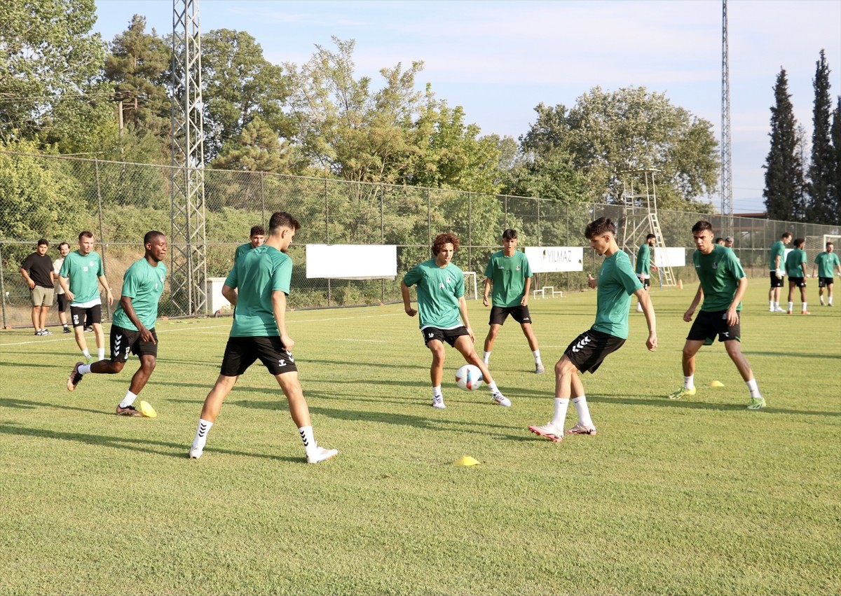 Trendyol 1. Lig ekiplerinden Sakaryaspor'da 2024-2025 sezonu hazırlıklarının üçüncü etabı başladı....