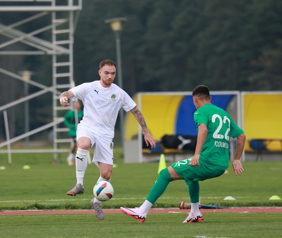 Trendyol Süper Lig'in yeni takımlarından Sipay Bodrum FK (yeşil forma) hazırlık maçında...