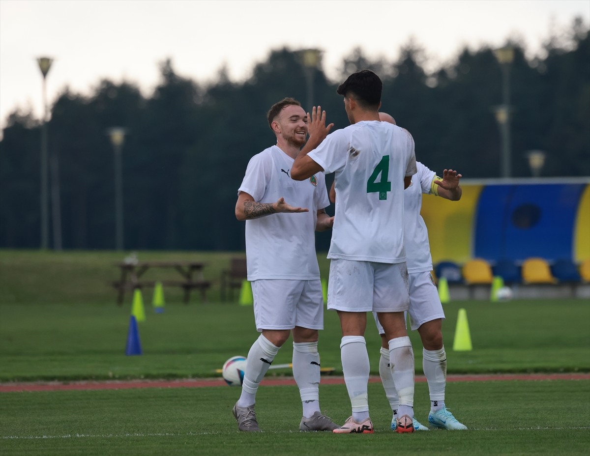 Trendyol Süper Lig'in yeni takımlarından Sipay Bodrum FK (yeşil forma) hazırlık maçında...