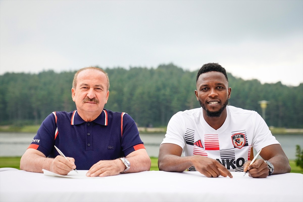 Trendyol Süper Lig ekiplerinden Gaziantep FK, 23 yaşındaki sol bek oyuncusu Stephen Bitok'u...
