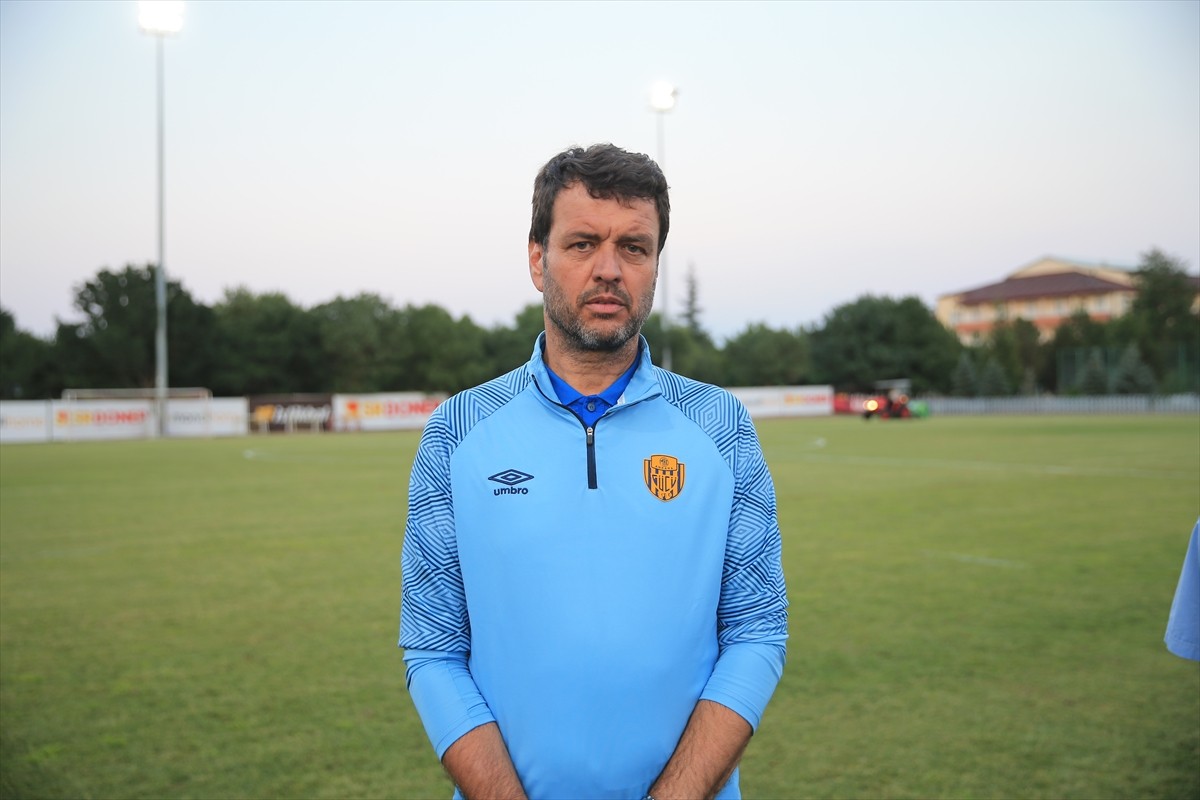 Trendyol Süper Lig ekiplerinden Mondihome Kayserispor, hazırlık maçında Trendyol 1. Lig...