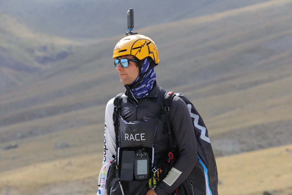 Türkiye’de ilk kez düzenlenen koşu ve yamaç paraşütü disiplinlerini içeren "Hike and Fly Anatolia"...