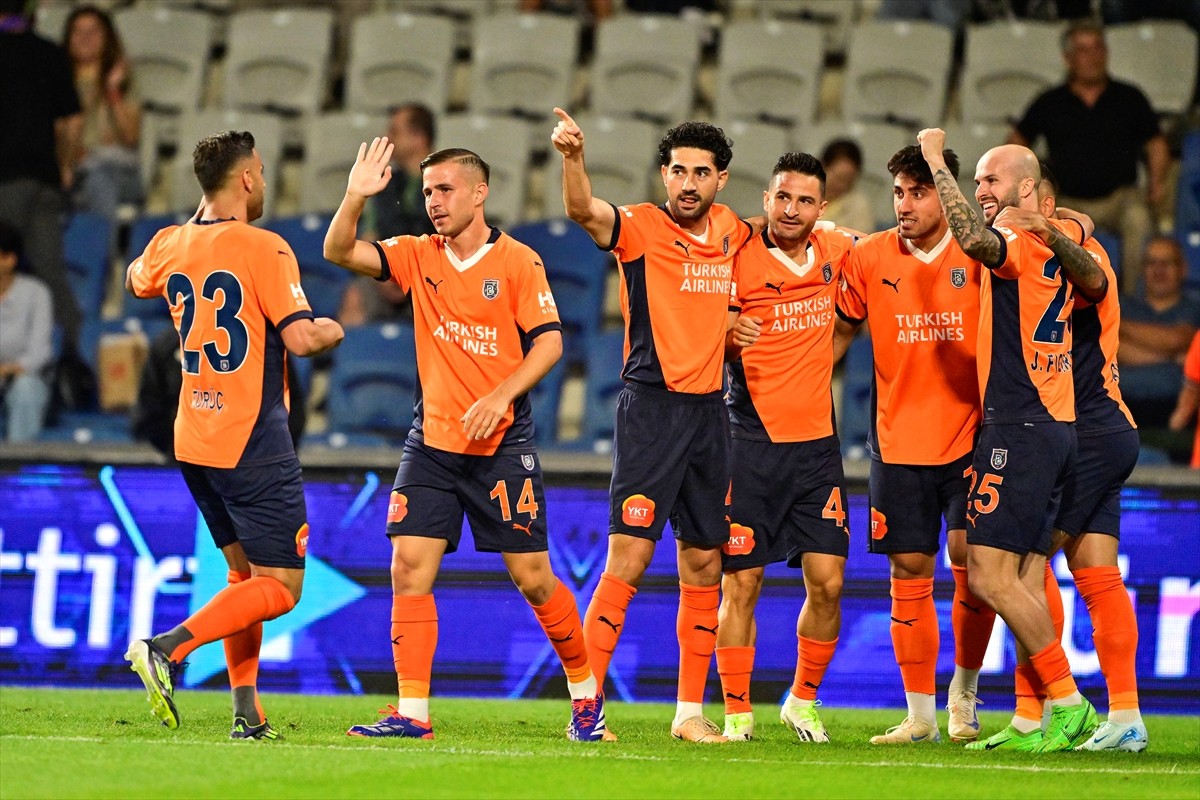 UEFA Avrupa Konferans Ligi 2. eleme turunda RAMS Başakşehir ile San Marino ekibi La Fiorita...