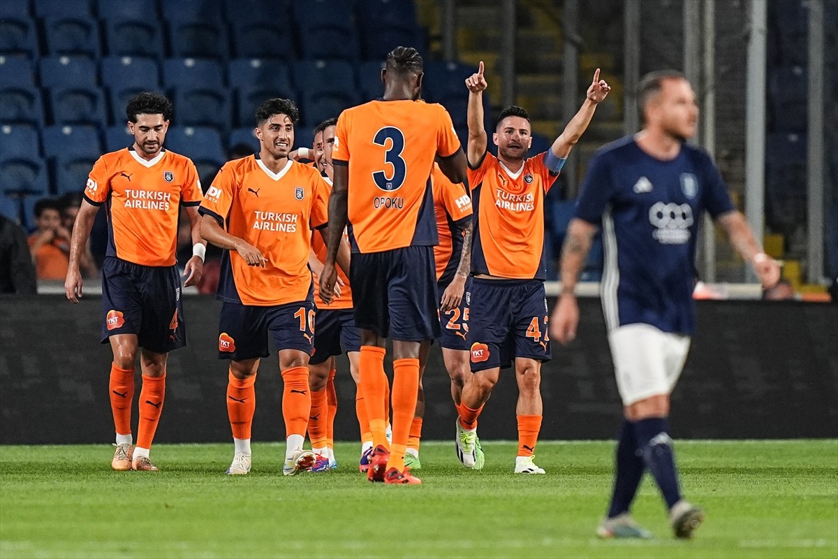 UEFA Avrupa Konferans Ligi 2. eleme turunda RAMS Başakşehir ile San Marino ekibi La Fiorita...