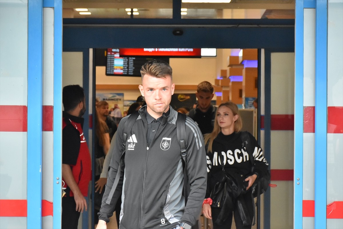 UEFA Avrupa Ligi 2. eleme turu rövanş maçında yarın Trabzonspor ile karşılaşacak Slovakya'nın...