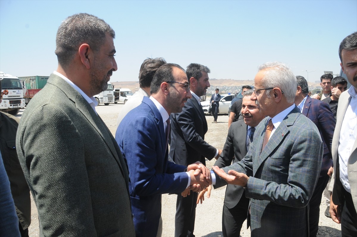 Ulaştırma ve Altyapı Bakanı Abdulkadir Uraloğlu, çeşitli ziyaretlerde bulunmak üzere geldiği...