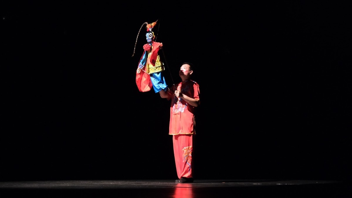 Ünlü kukla sanatçılarının eserlerinin yer aldığı "Uluslararası Kukla Atölyesi Sergisi"...