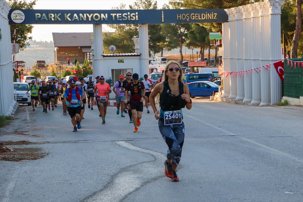 Uşak'ın Ulubey ilçesindeki dünyanın en büyük kanyonları arasında yer alan Ulubey Kanyonu'nda bu...