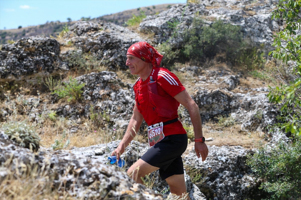 Uşak'ın Ulubey ilçesindeki dünyanın en büyük kanyonları arasında yer alan Ulubey Kanyonu'nda bu...