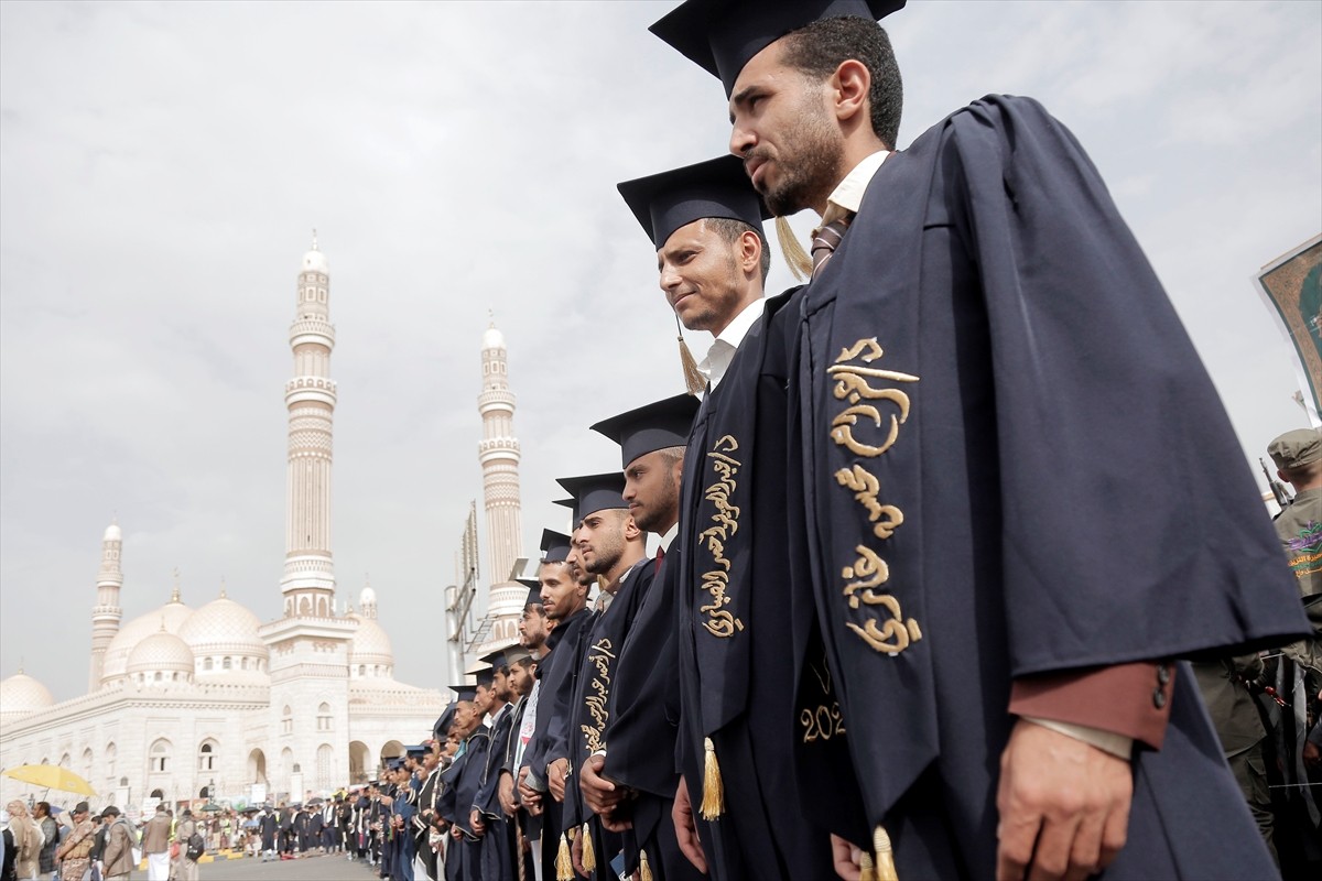 Yemen'de yüz binlerce kişinin katılımıyla İsrail’in işgal ve saldırılarına maruz kalan Gazze...