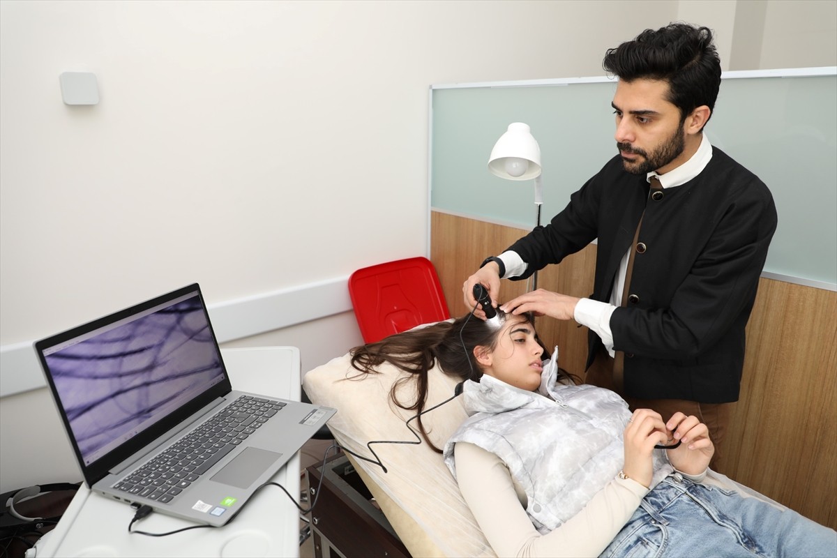 Yozgat Bozok Üniversitesi (BÜ) Araştırma ve Uygulama Hastanesi'nde saç dökülmesi tedavisinin etkin...