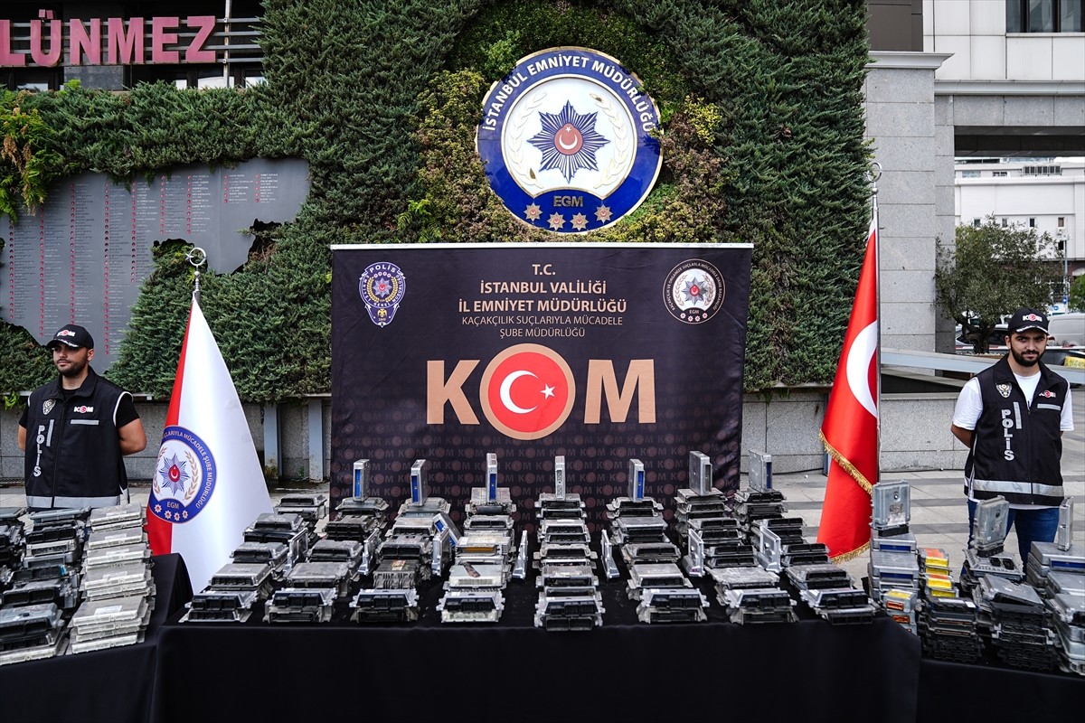 Yurt dışında çalınan ve parçalara ayrılan araçların motor ve şanzıman beyinlerini yasa dışı...