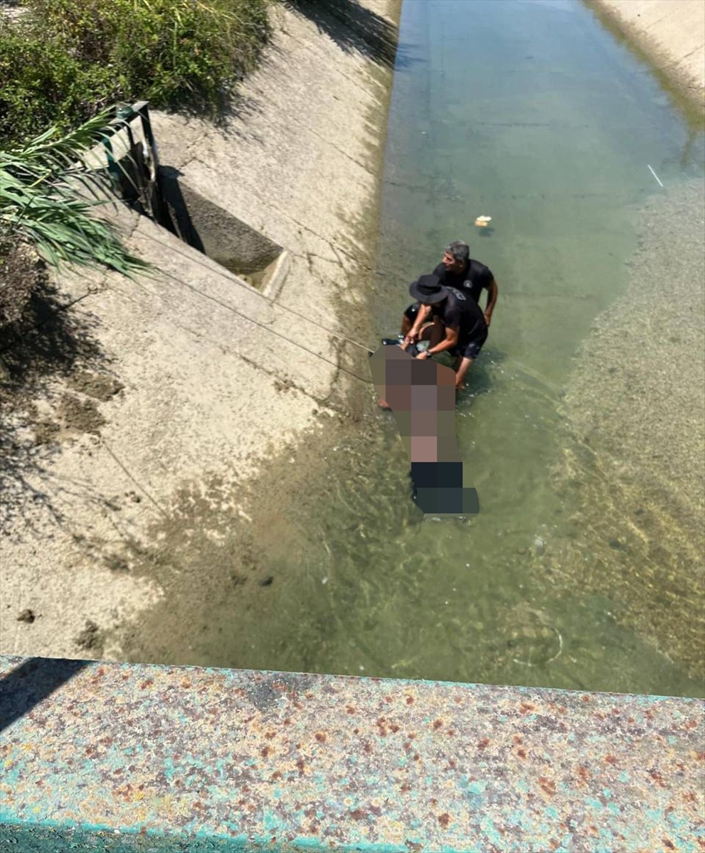 Adana'nın merkez Yüreğir ilçesinde sulama kanalında erkek cesedi bulundu.