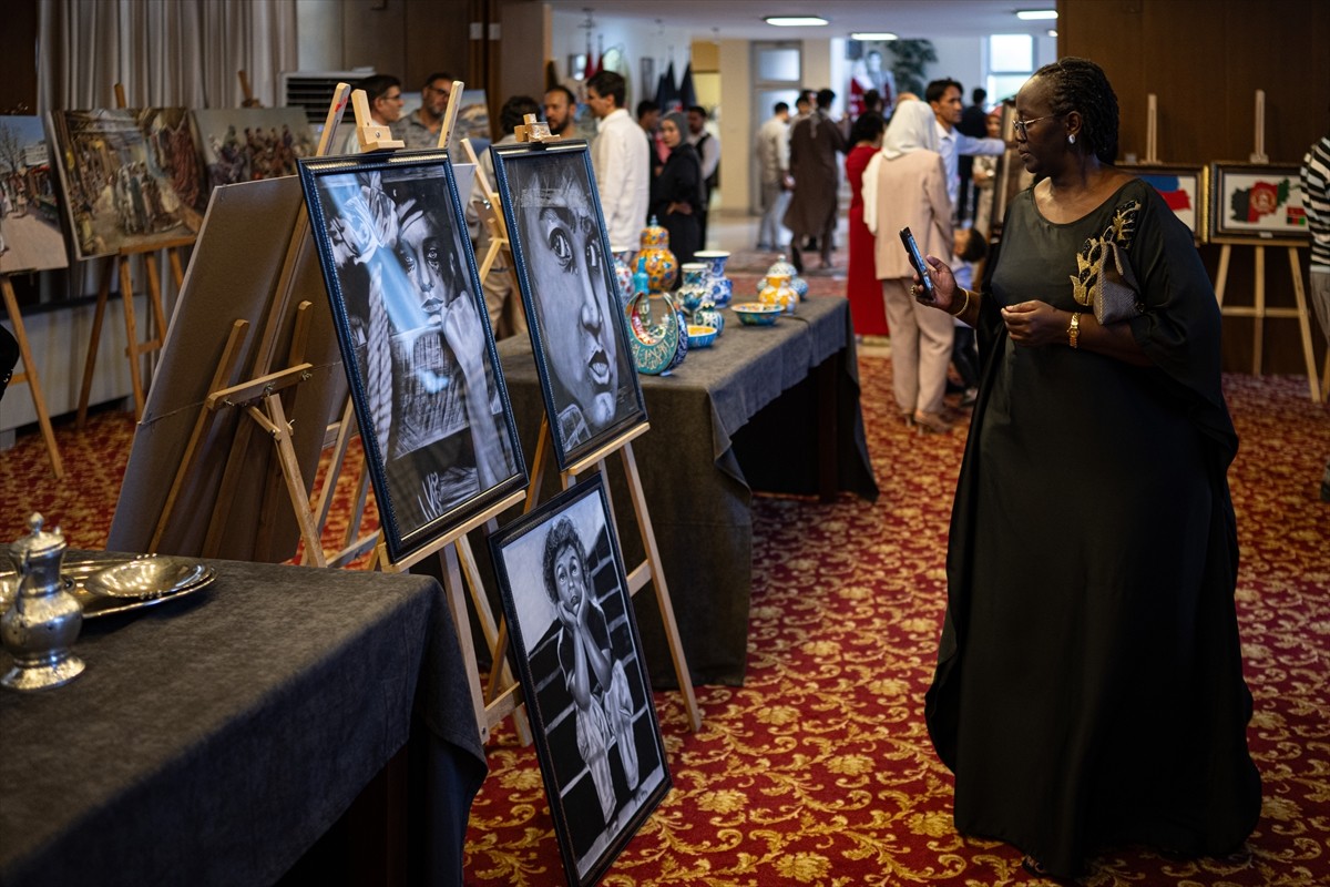 Afganistan'ın bağımsızlığının 105. yıl dönümü dolayısıyla Ankara'da "Afganistan Kültürel Sergisi"...