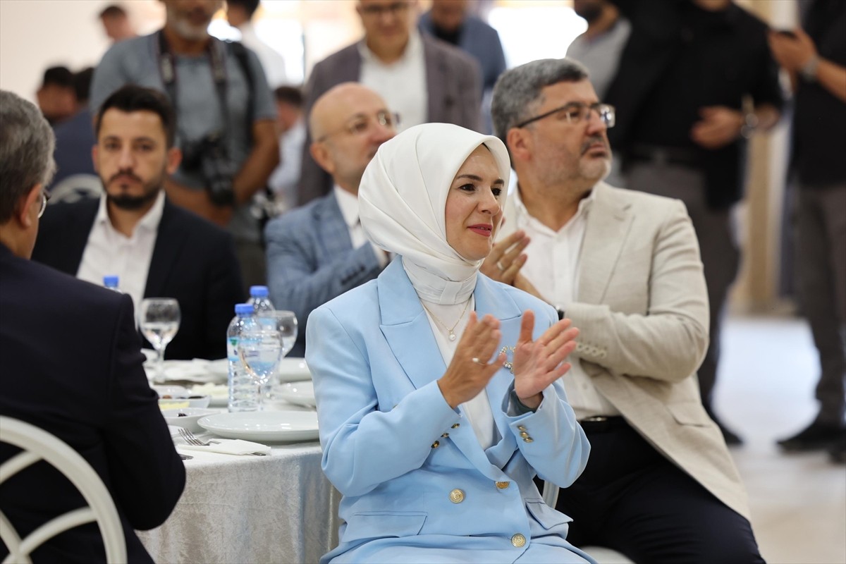 Aile ve Sosyal Hizmetler Bakanı Mahinur Özdemir Göktaş, Afyonkarahisar'da AK Parti İl...