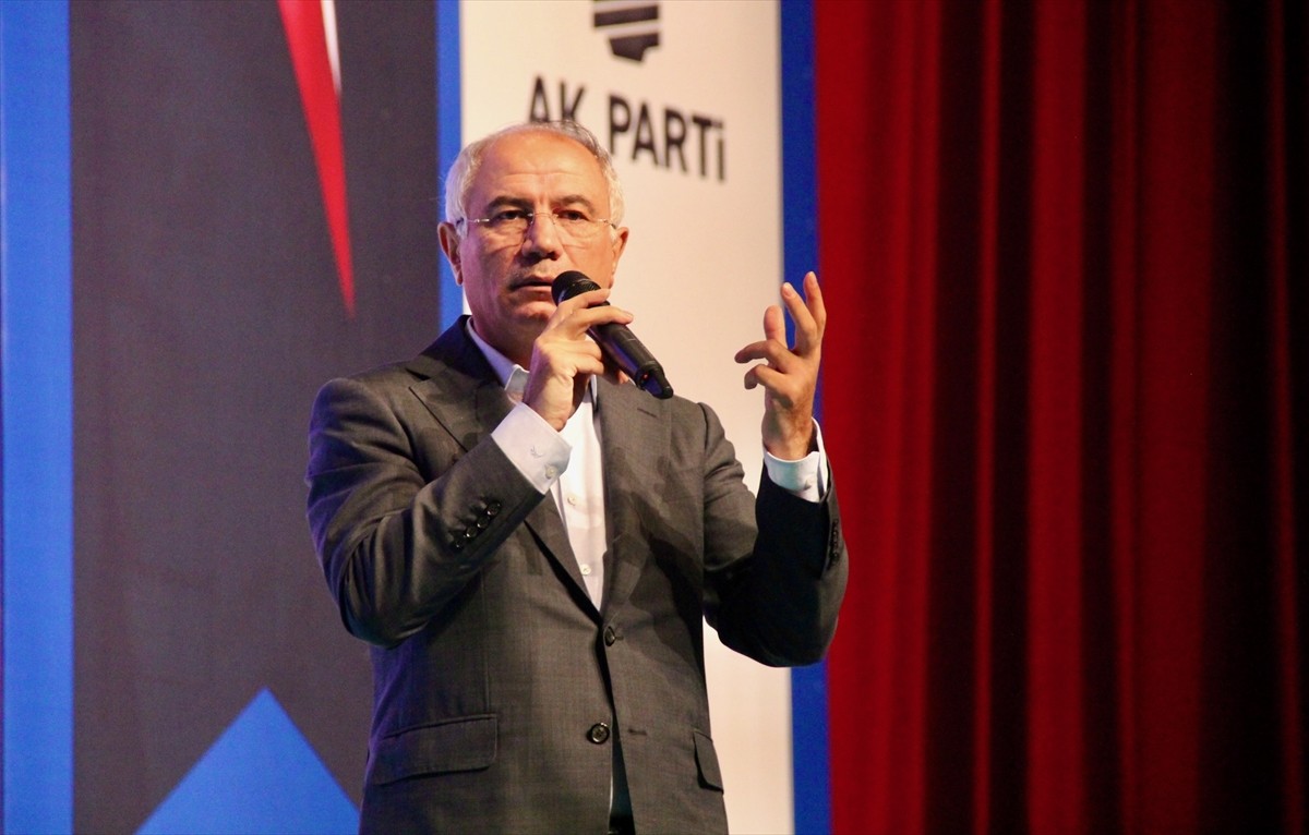 AK Parti Genel Başkanvekili Efkan Ala (sağ 3), Merinos Atatürk Kongre ve Kültür Merkezi'nde...
