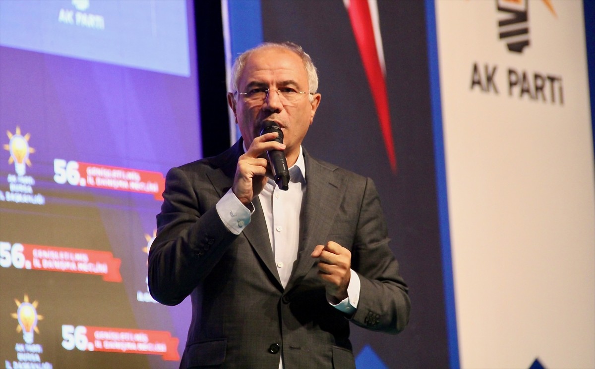 AK Parti Genel Başkanvekili Efkan Ala (sağ 3), Merinos Atatürk Kongre ve Kültür Merkezi'nde...