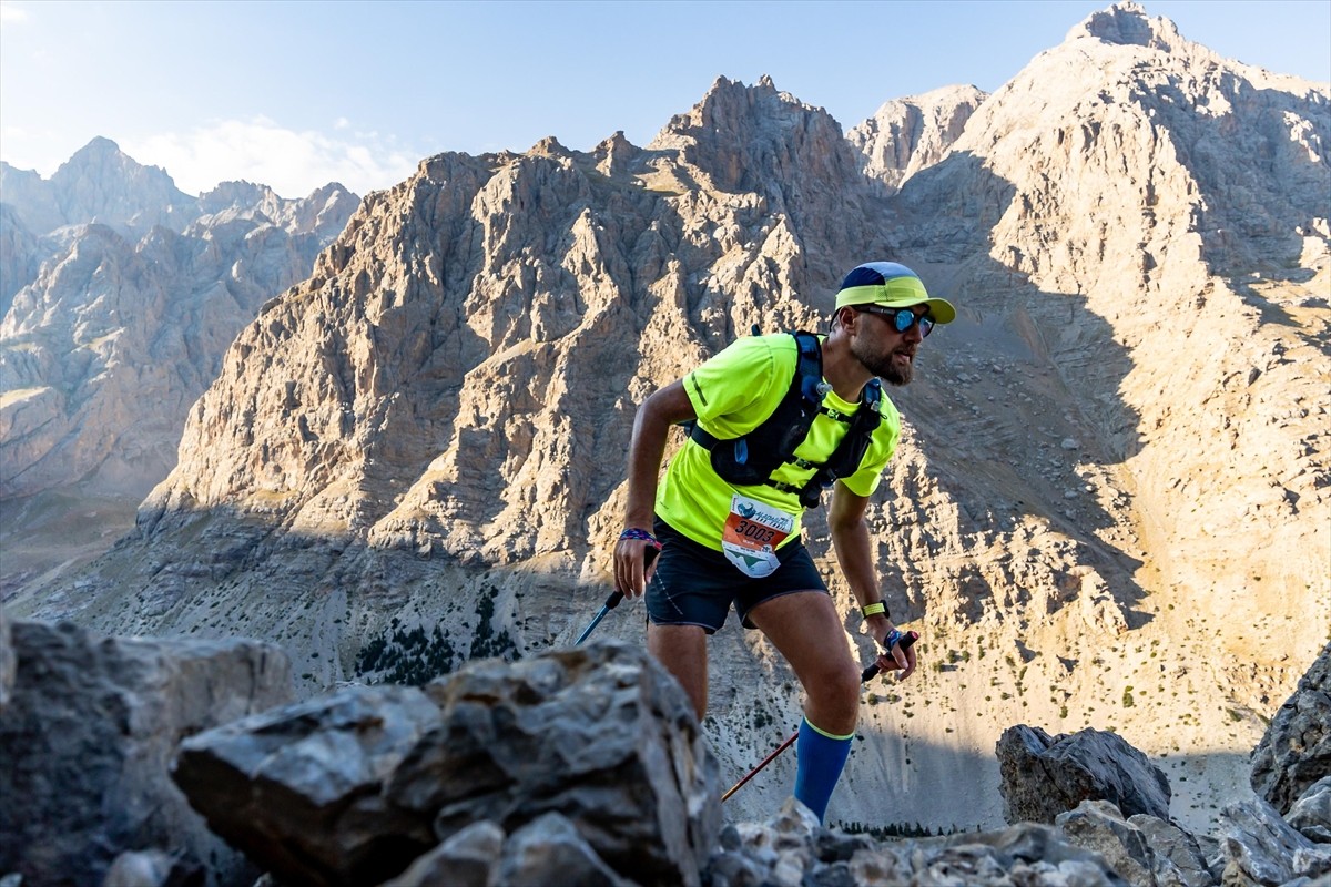 Aladağlar Sky Trail 2024 yarışı Niğde'de yapıldı. Niğde Valiliği, Niğde Belediyesi ve Ahiler...