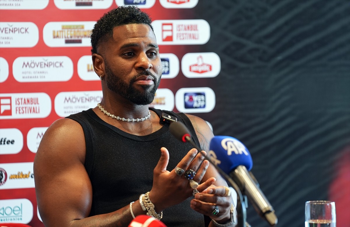 Amerikalı R&B ve elektronik dans müziği şarkıcısı Jason Derulo, İstanbul Festivali kapsamında...
