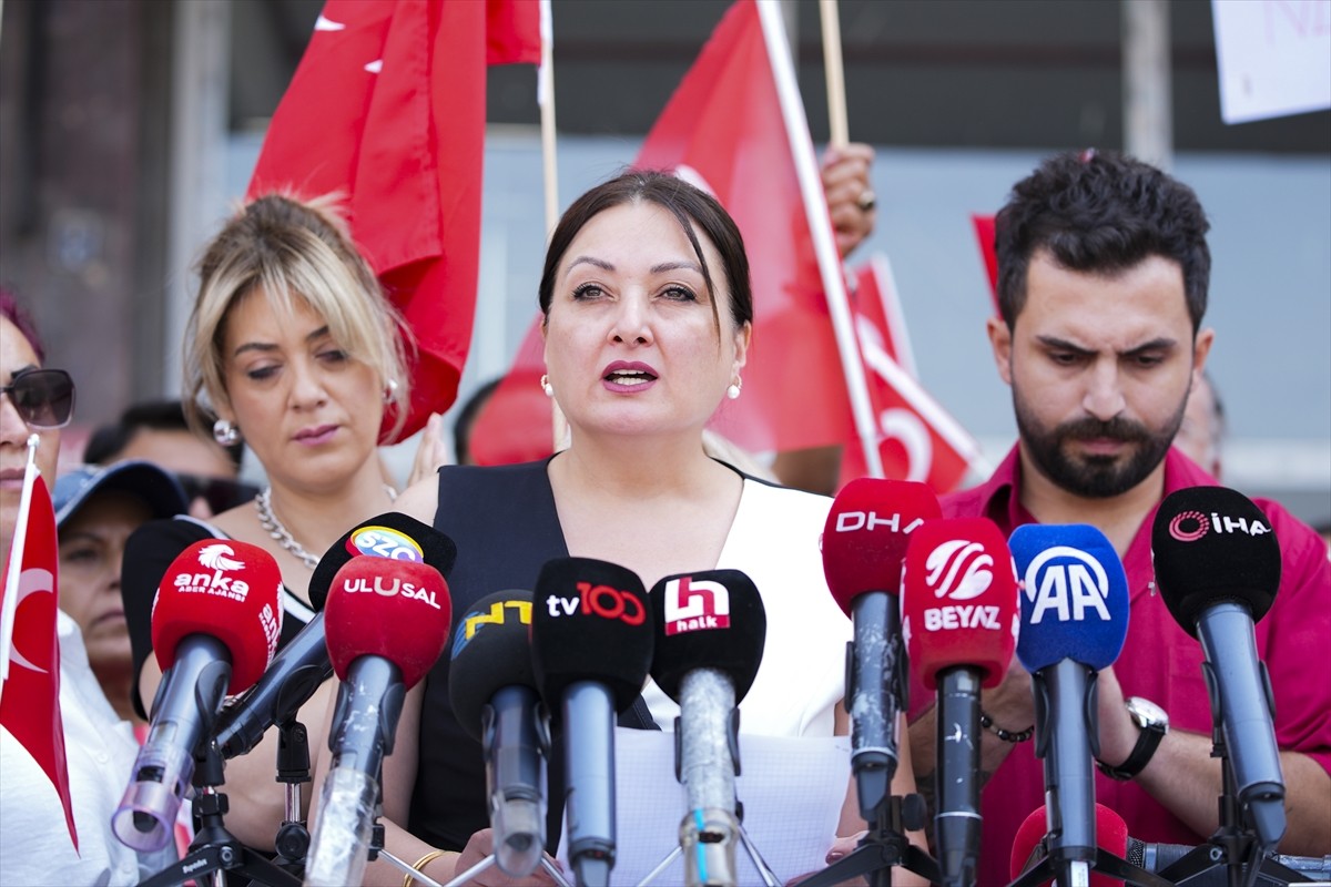 Ankara Kuaför ve Güzellik Uzmanları Birlik, Beraberlik ve Dayanışma Derneği öncülüğünde Ankara...