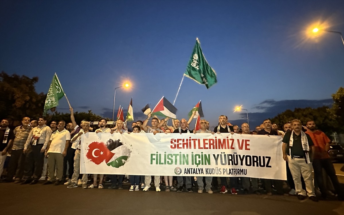 Antalya'da, Hamas Siyasi Büro Başkanı İsmail Heniyye'nin İran'da suikasta uğraması ve İsrail'in...