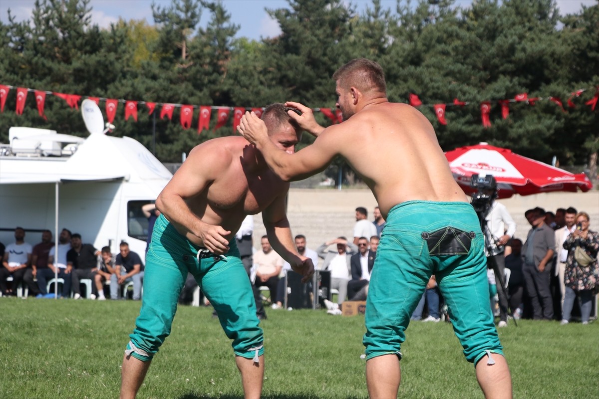 Atatürk Üniversitesi Spor Kulübü'nce organize edilen 1. Karakucak Güreş Festivali, Atatürk...