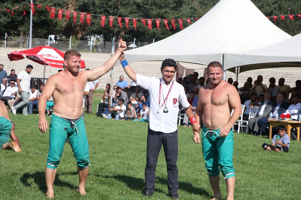 Atatürk Üniversitesi Spor Kulübü'nce organize edilen 1. Karakucak Güreş Festivali, Atatürk...