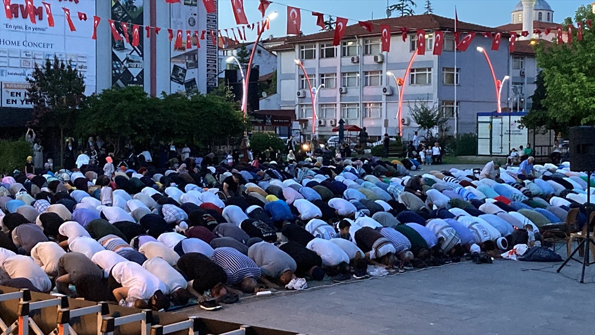 Bartın’da, İsrail'in Filistin'e yönelik saldırılarını protesto amacıyla" Kudüs için Kıyamdayız"...