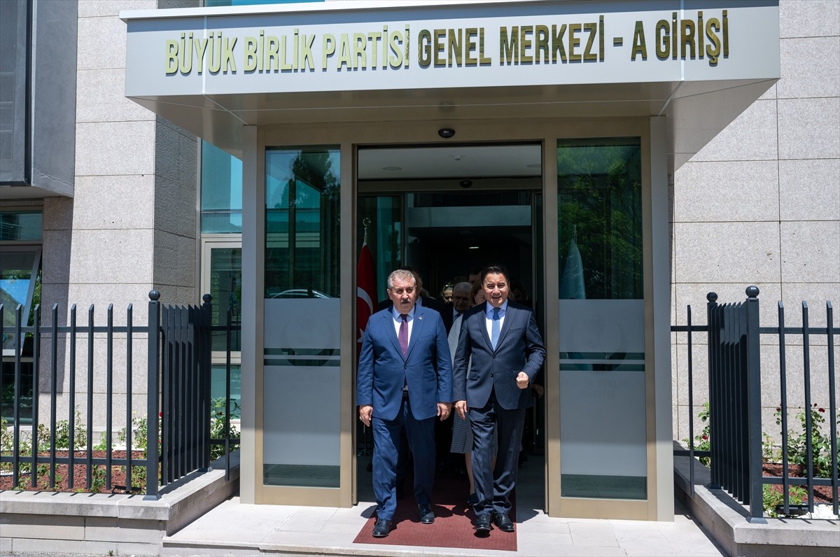 BBP Genel Başkanı Mustafa Destici, partilerini ziyaret eden DEVA Partisi Genel Başkanı Ali Babacan...