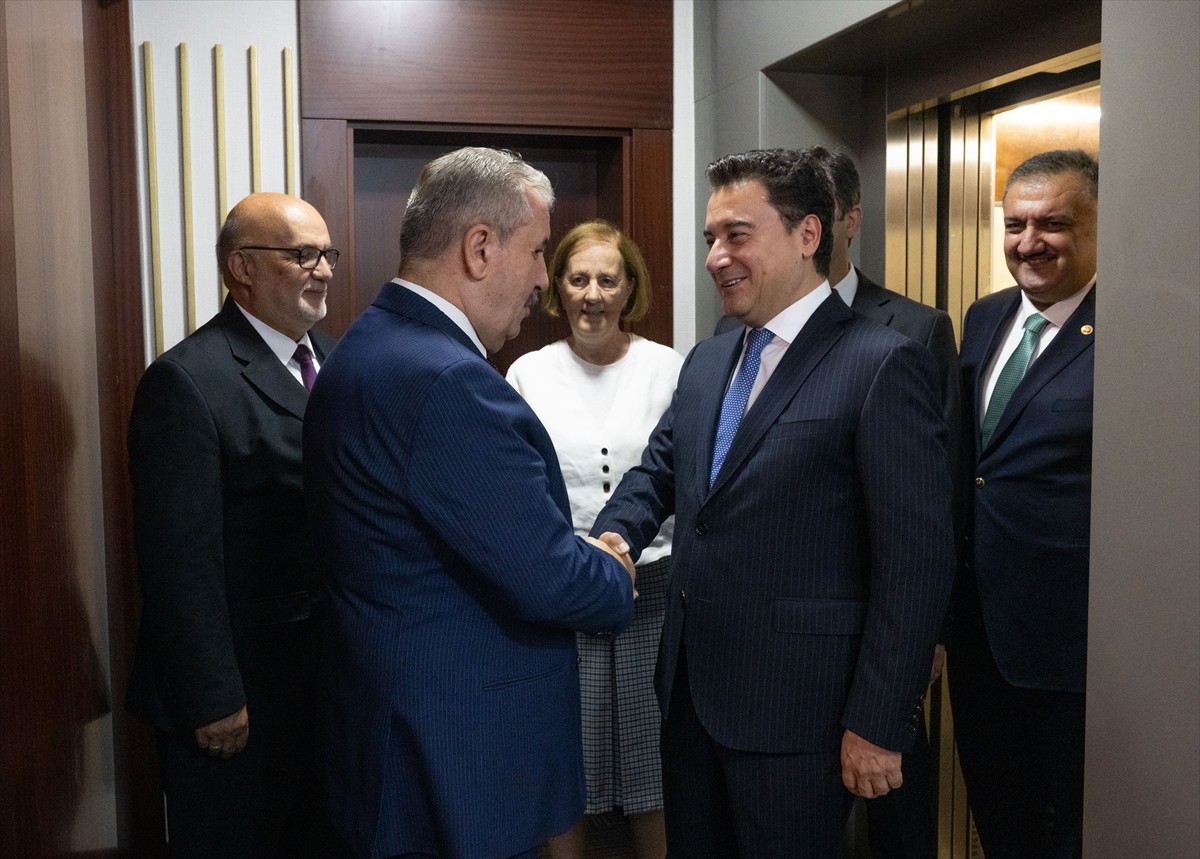 BBP Genel Başkanı Mustafa Destici, partilerini ziyaret eden DEVA Partisi Genel Başkanı Ali Babacan...