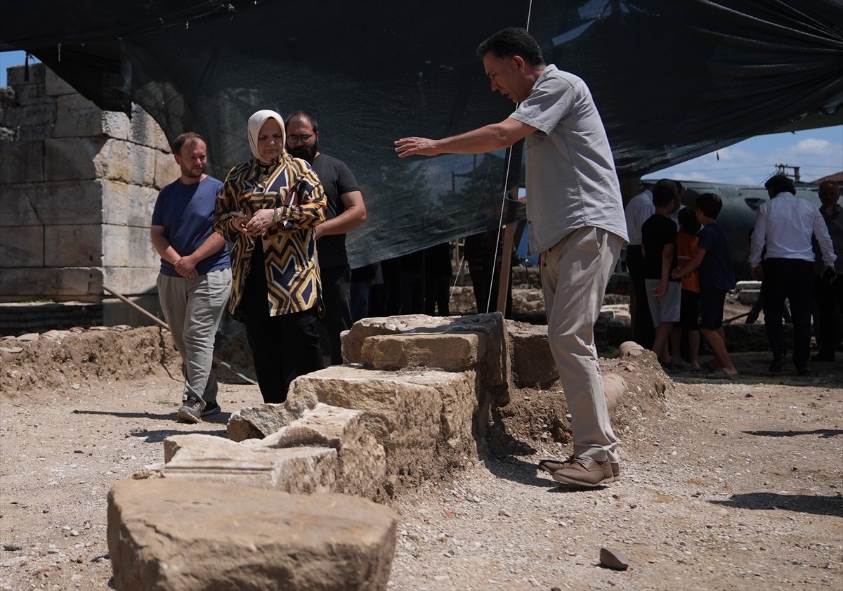 Bu yıl 3'üncüsü düzenlenen "Dünya Düzce Günleri", Prusias ad Hypium Antik Kenti ziyaretiyle...