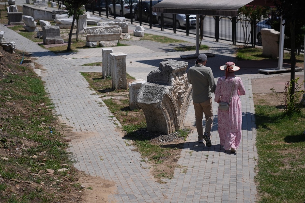 Bu yıl 3'üncüsü düzenlenen "Dünya Düzce Günleri", Prusias ad Hypium Antik Kenti ziyaretiyle...