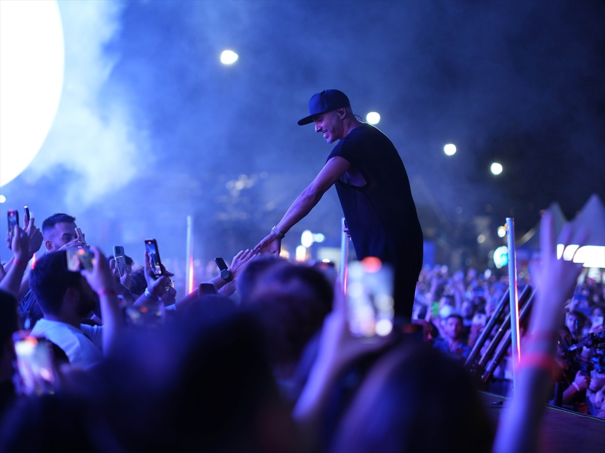 Bu yıl üçüncüsü düzenlenen "İstanbul Festivali", Manga konseriyle Festival Park Yenikapı'da...