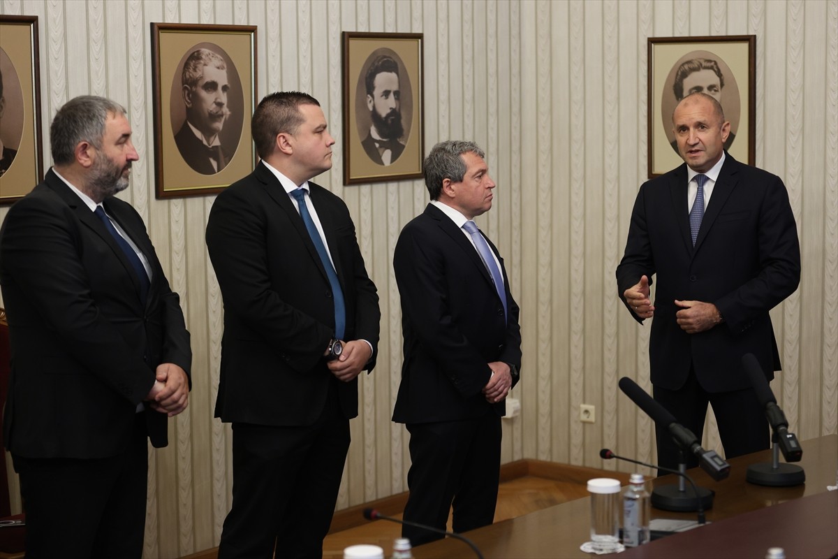 Bulgaristan Parlamentosunda en küçük gruba sahip Böyle Bir Halk Var (İTN) Partisinin...