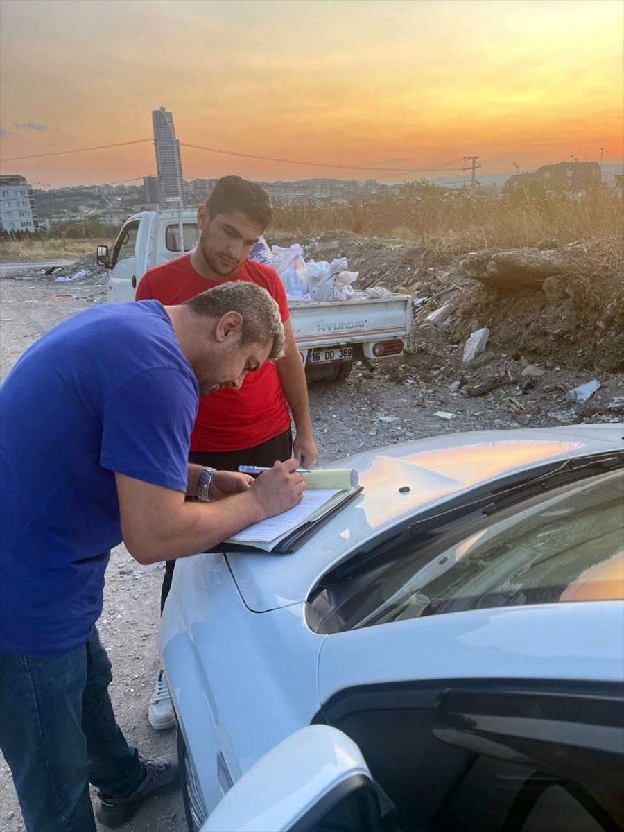 Bursa'nın merkez Osmangazi ilçesinde izinsiz hafriyat ve moloz döken kişilere 375 bin lira idari...