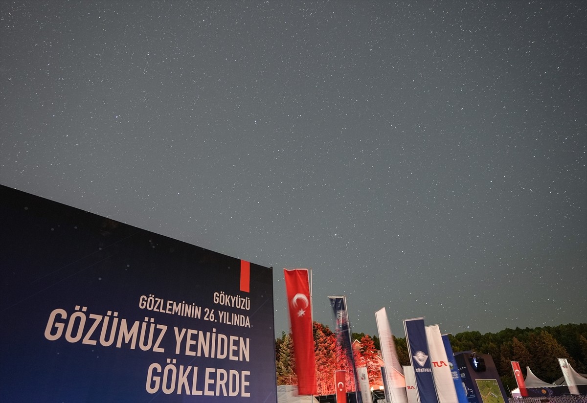 Bursa Uludağ'da TÜBİTAK'ın 26. Gökyüzü Gözlem Etkinliği başladı. Kirazlıyayla mevkiinde kurulan...