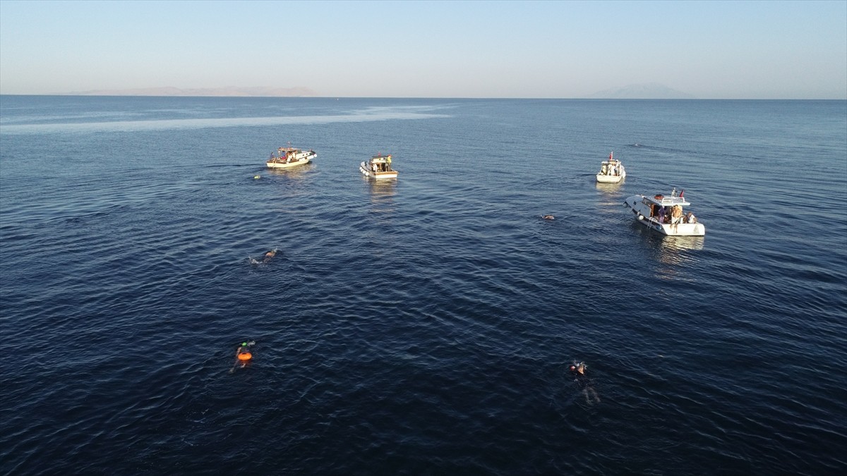 Çanakkale'de, Boğaziçi Olimpik Yüzme Kulübünce, Çanakkale Valiliği ile Türkiye Yüzme...