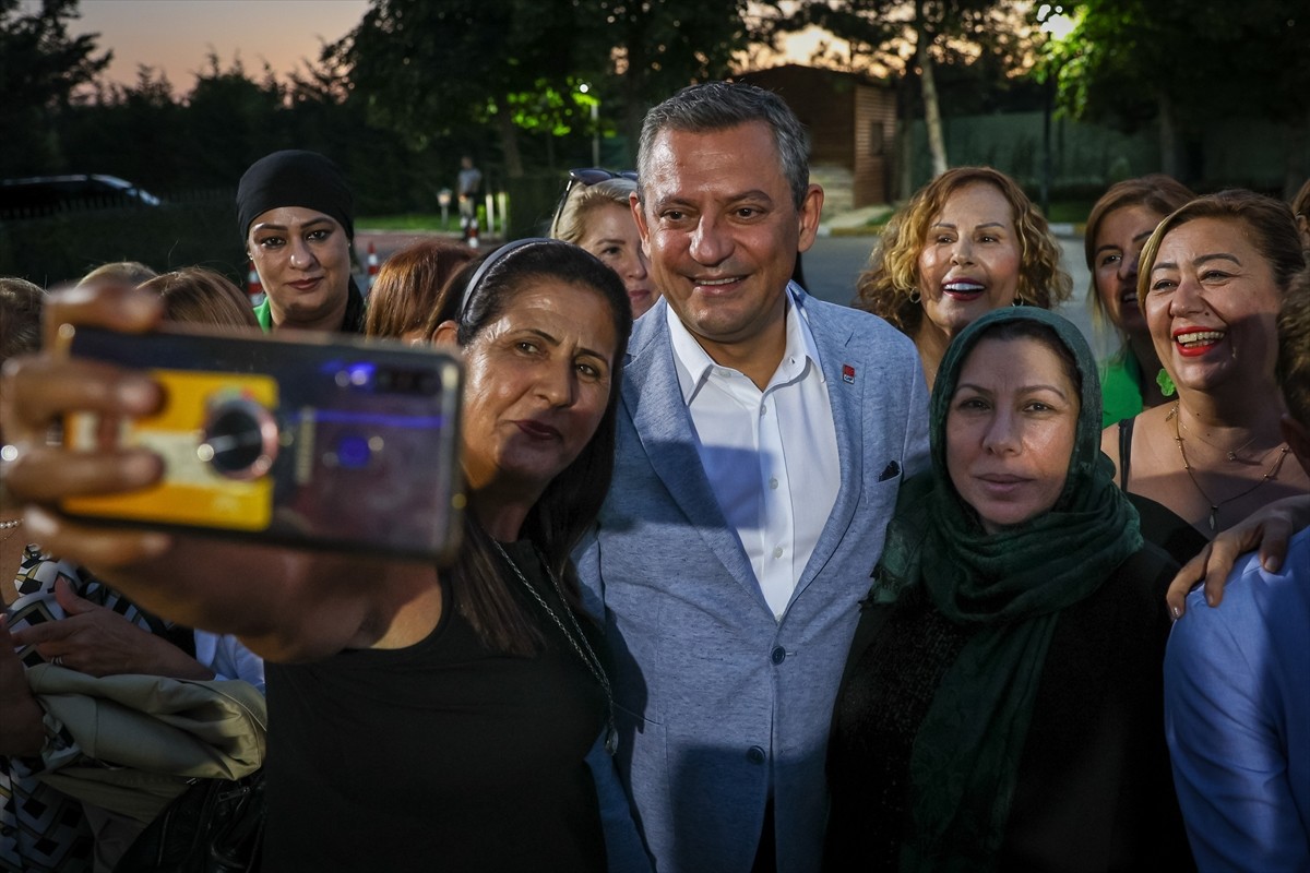 CHP Genel Başkanı Özgür Özel, CHP Kadın Kolları 15. Olağan Kurultayı öncesinde başkan adayları ve...