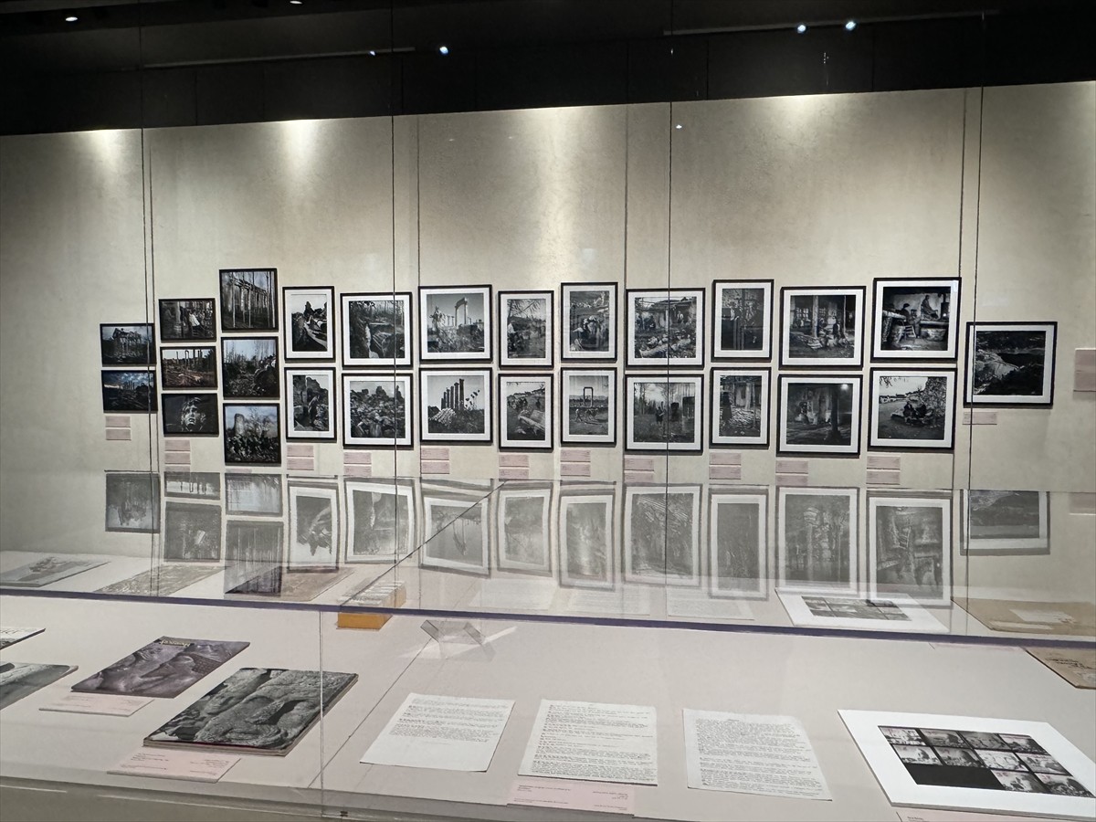 Dünyaca ünlü usta foto muhabiri Ara Güler'in eserlerinin yer aldığı "Ara Güler’in İzinde:...
