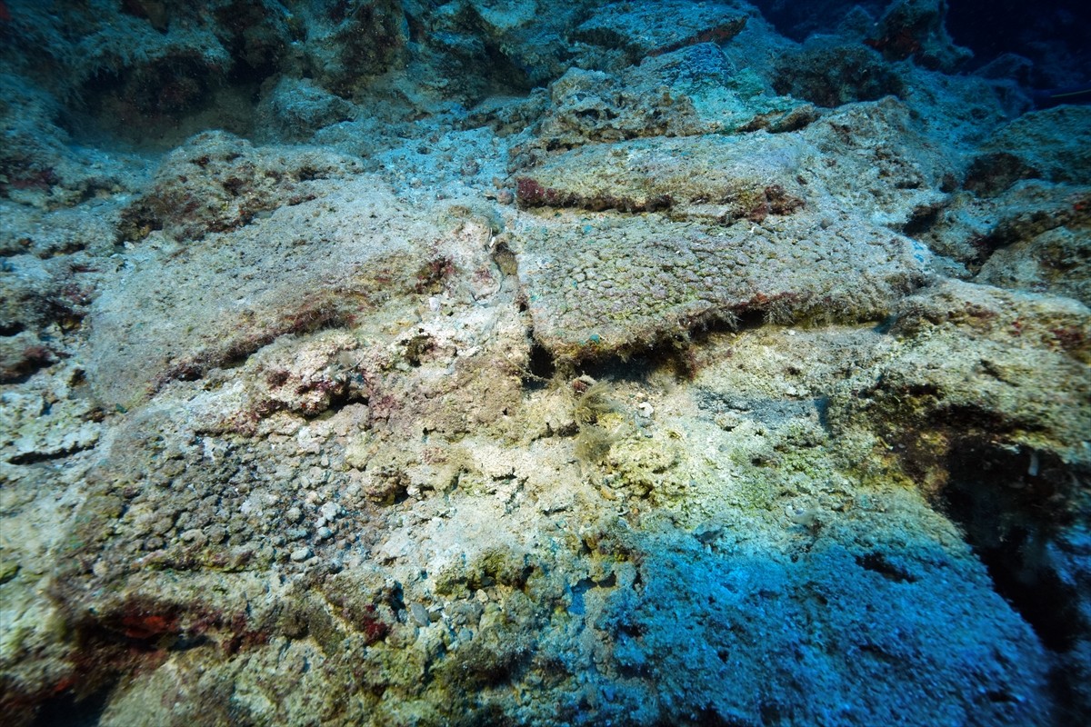  Dünyanın bilinen en eski batığı olarak nitelenen Kumluca Orta Tunç Çağı Batığı'nda arkeologların...