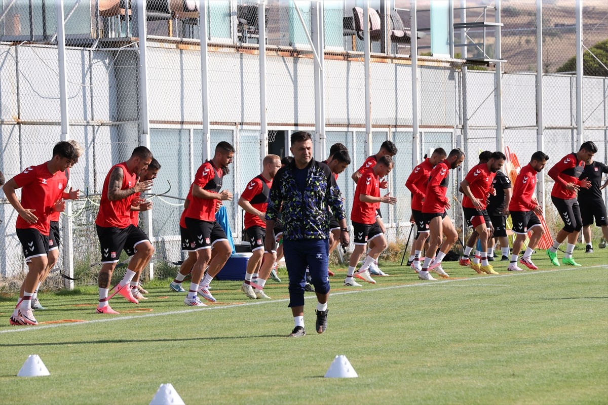 EMS Yapı Sivasspor, Trendyol Süper Lig'in ilk haftasında sahasında Trabzonspor ile yapacağı maçın...