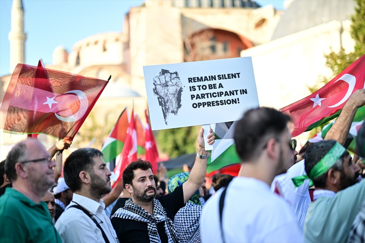 Filistin'e Destek Platformu öncülüğünde düzenlenen "Şehit Heniyye'den son çağrı" etkinliği için...