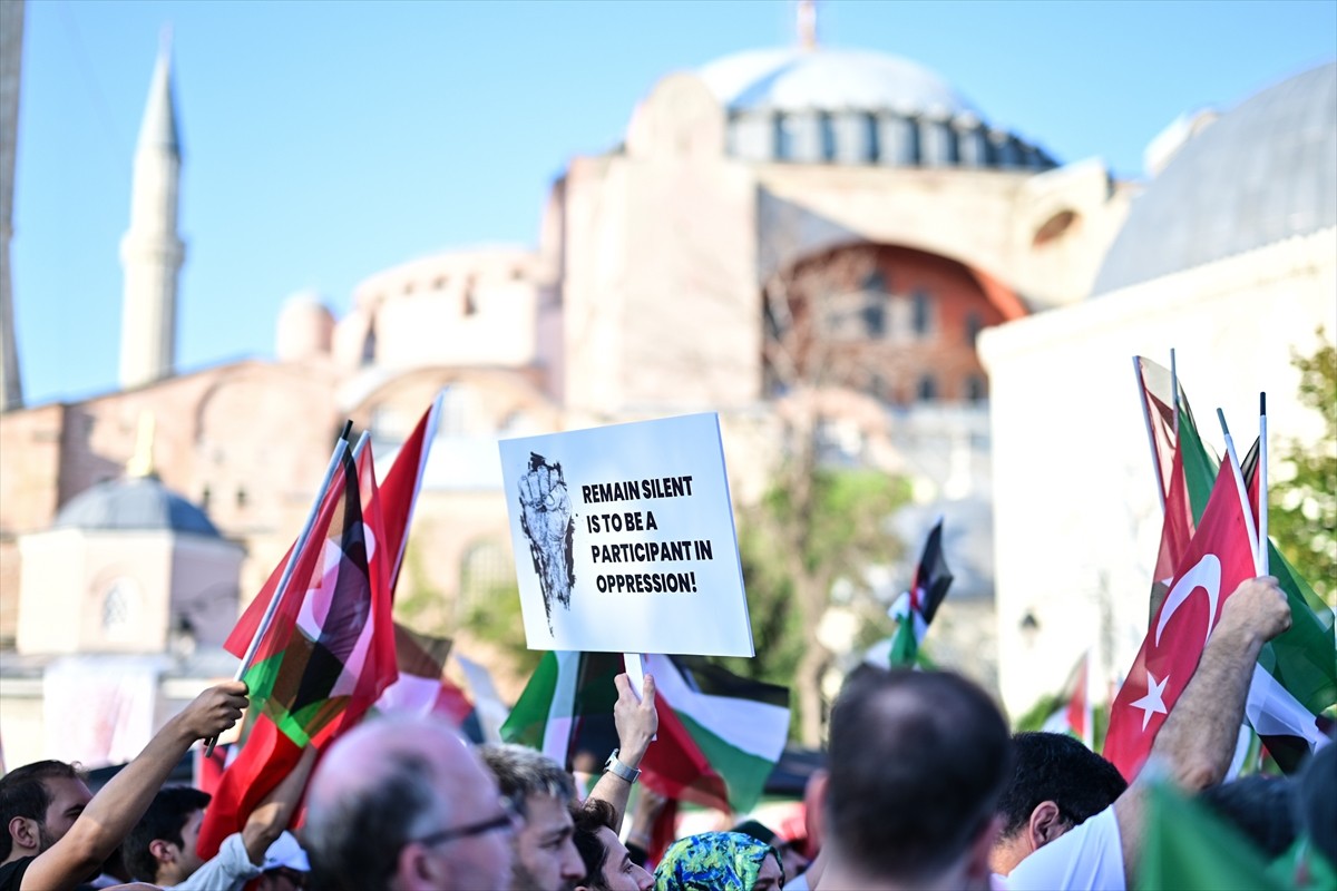 Filistin'e Destek Platformu öncülüğünde düzenlenen "Şehit Heniyye'den son çağrı" etkinliği için...