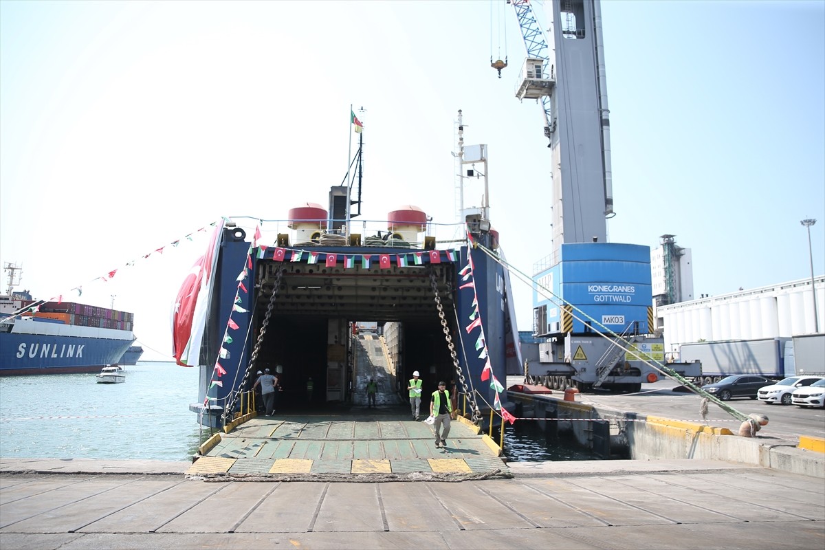 İHH İnsani Yardım Vakfı ve Kuveyt kurumlarınca hazırlanan gıda, hijyen, kıyafet, barınma ve sağlık...