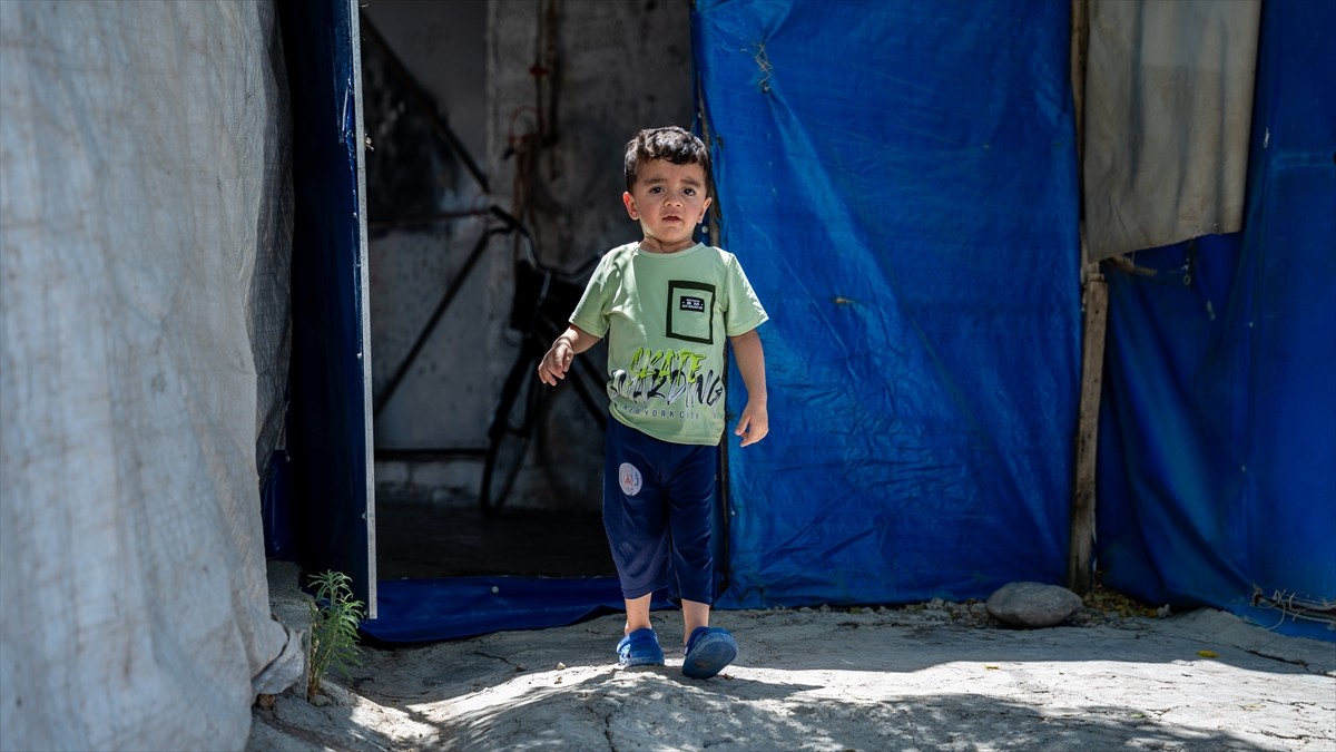 Irak'ın Musul kentine bağlı Sincar ilçesinden 10 yıl önce terör örgütü DEAŞ'ın işgali nedeniyle...