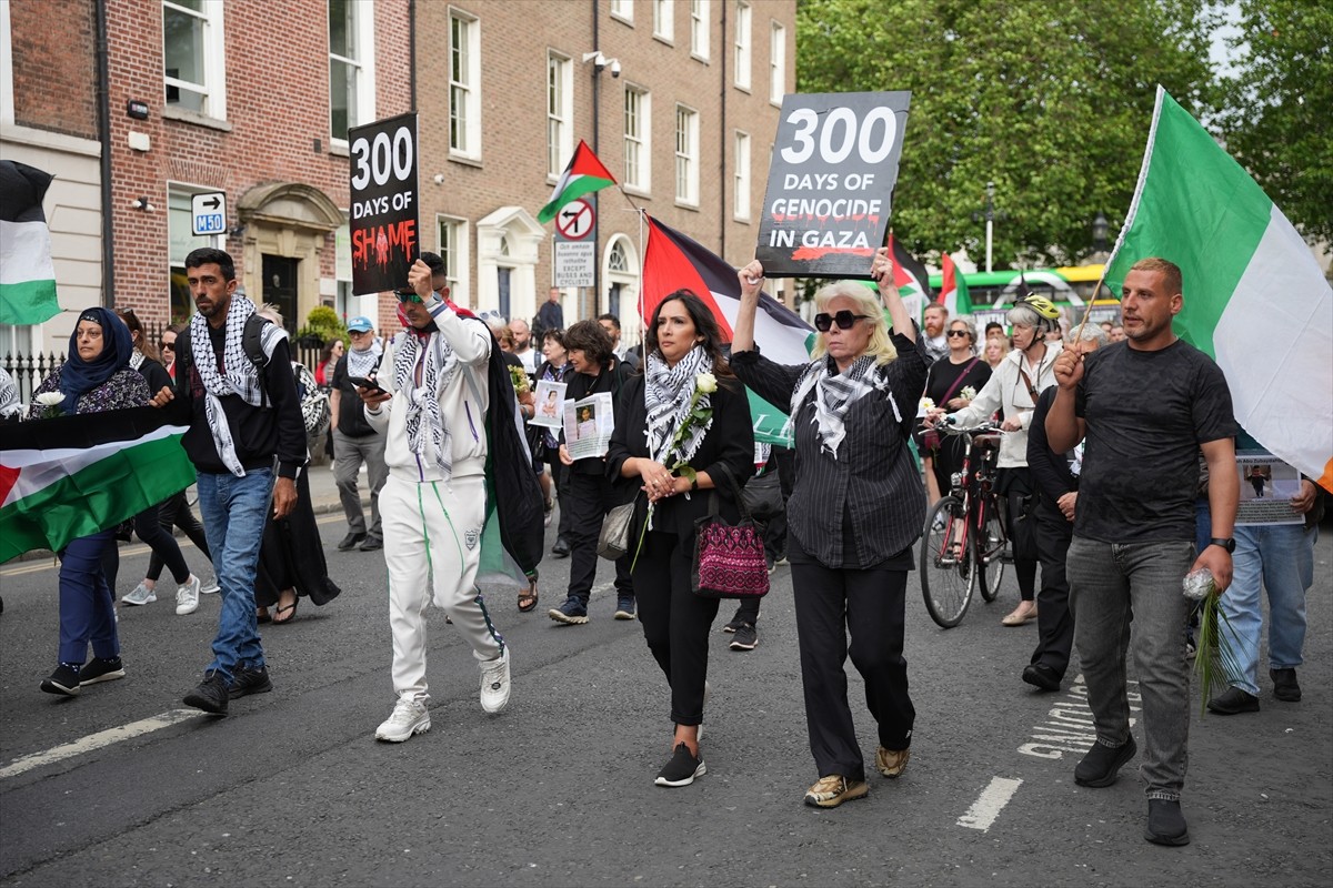 İrlanda’nın başkenti Dublin’de sessiz Filistine destek yürüyüşü düzenlendi. İrlanda Parlamento...